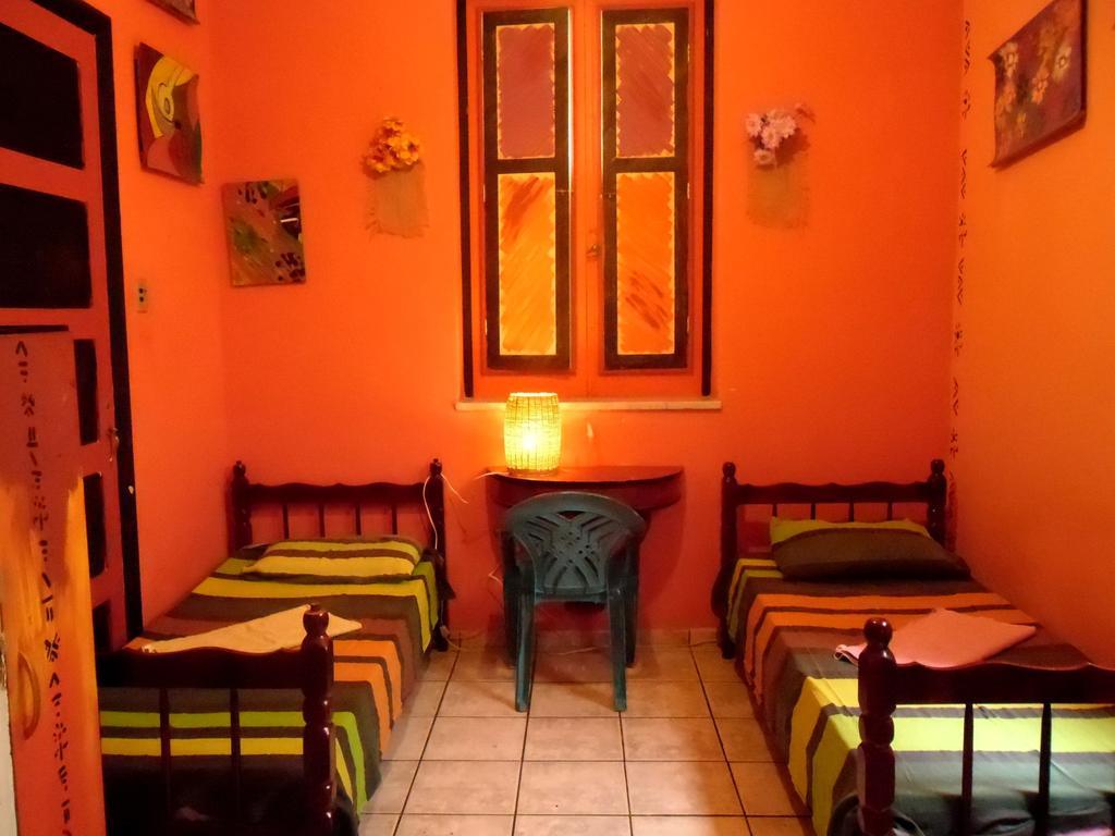 Quarto Econômico com Cama de Casal ou 2 de Solteiro